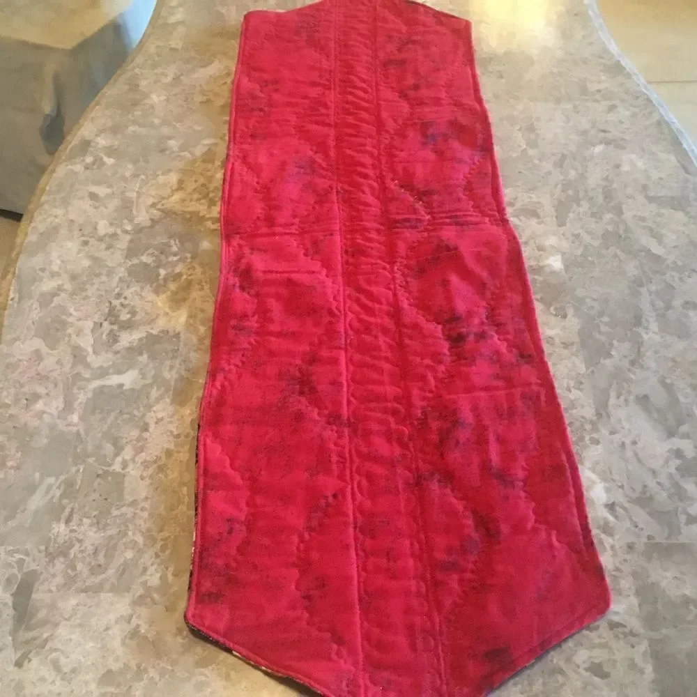 NWT Hand Crafted Quilted Holiday Ornaments Runner